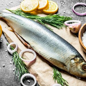 Рыба селедка с головой