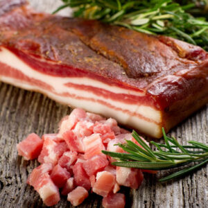 Сало сырокопчёное (бейкон)